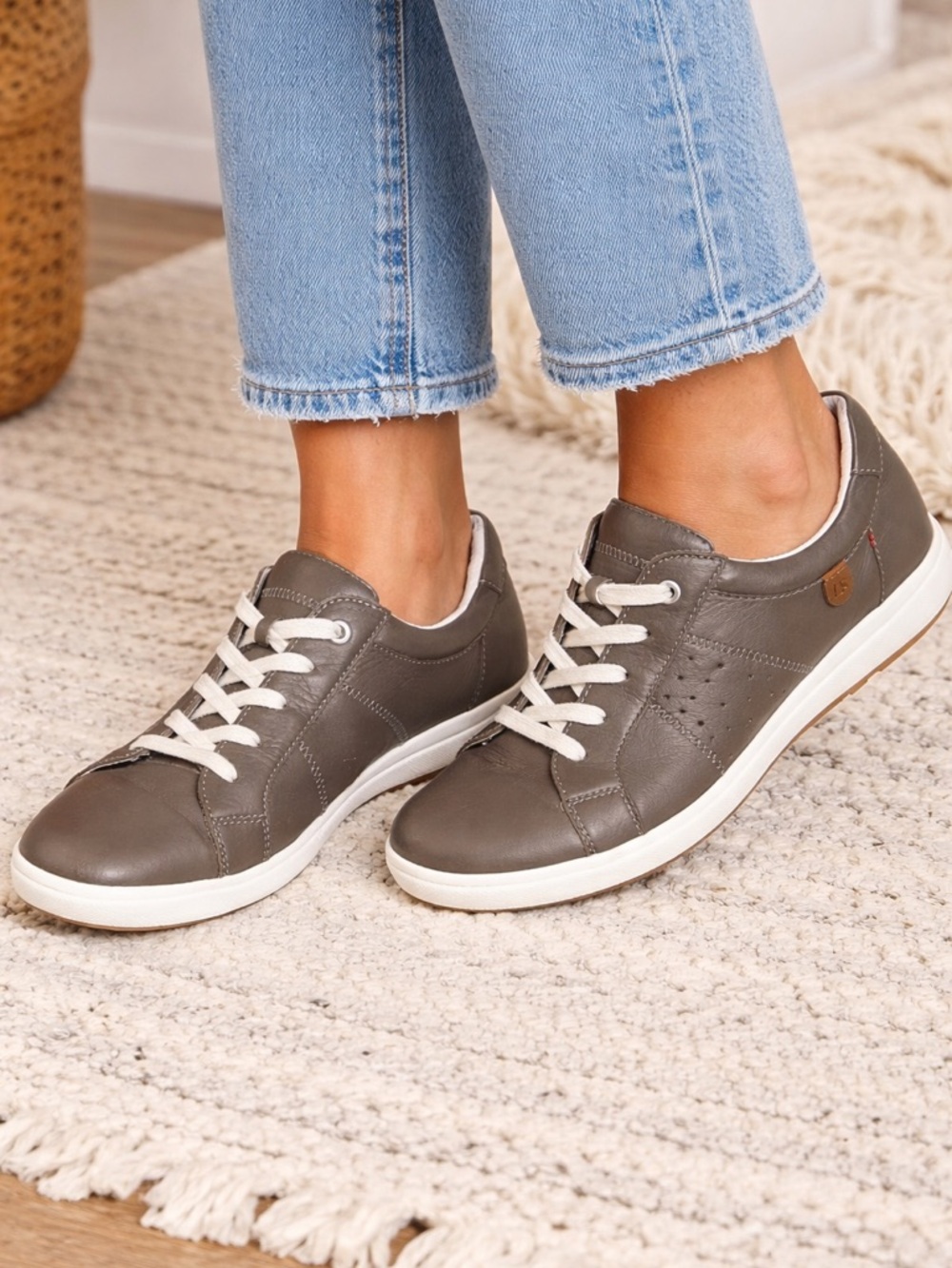 Josef Seibel Women's Leather Lace-Up Sneakers Caren 01 Grigio Taupe Mushroom